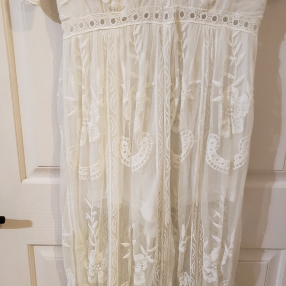 Honey Punch Lace Romper size Medium - Picture 5 of 12